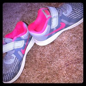 NIKE REVOLUTION toddler shoes 💕